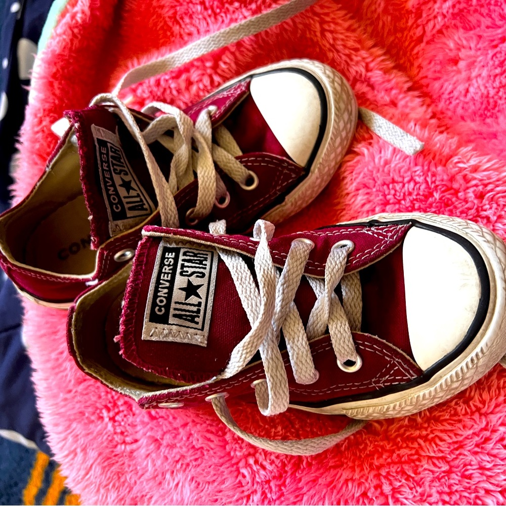 Toddler girl converse